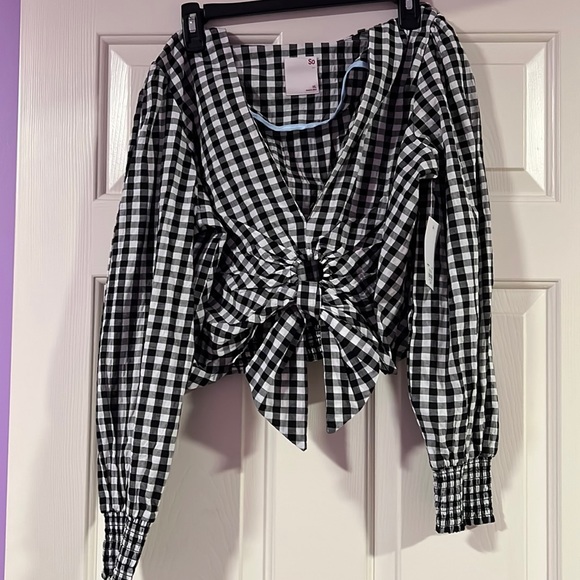 So black and white top - Picture 1 of 6